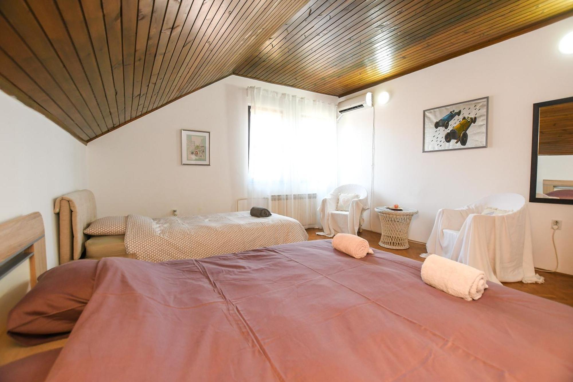 Villa Mina Kladovo, Entire Charming House With 5 Bedrooms Extérieur photo