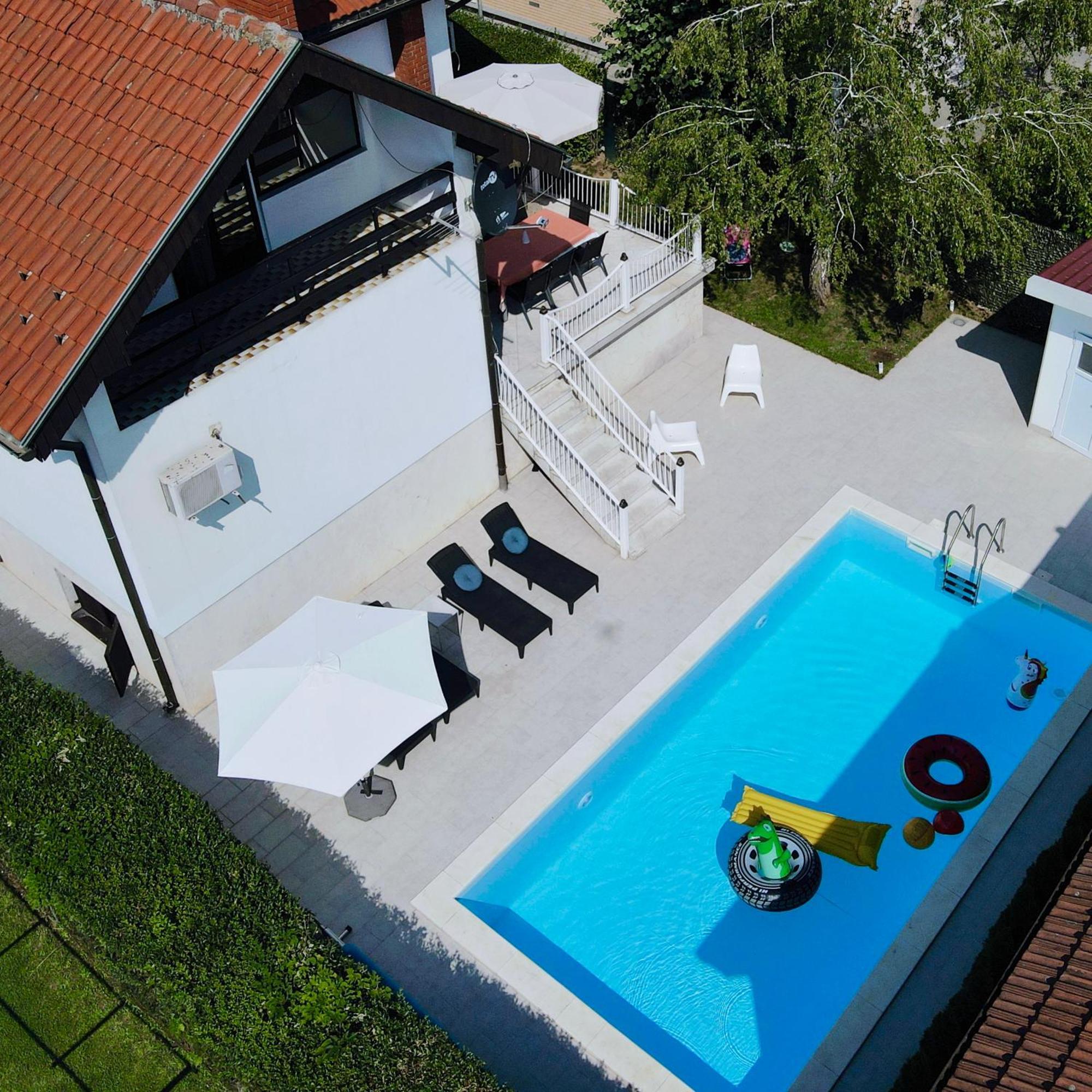 Villa Mina Kladovo, Entire Charming House With 5 Bedrooms Extérieur photo