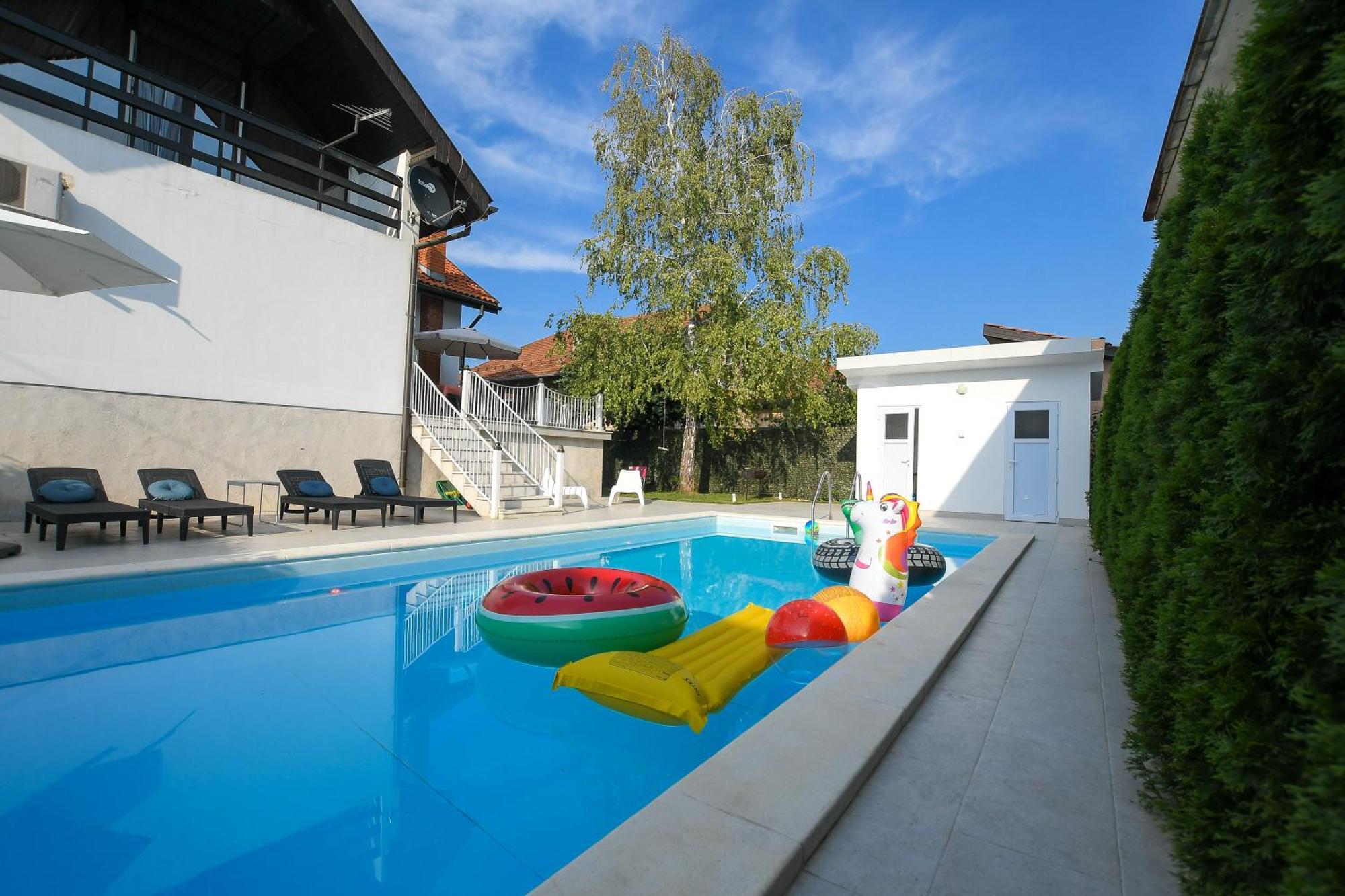 Villa Mina Kladovo, Entire Charming House With 5 Bedrooms Extérieur photo